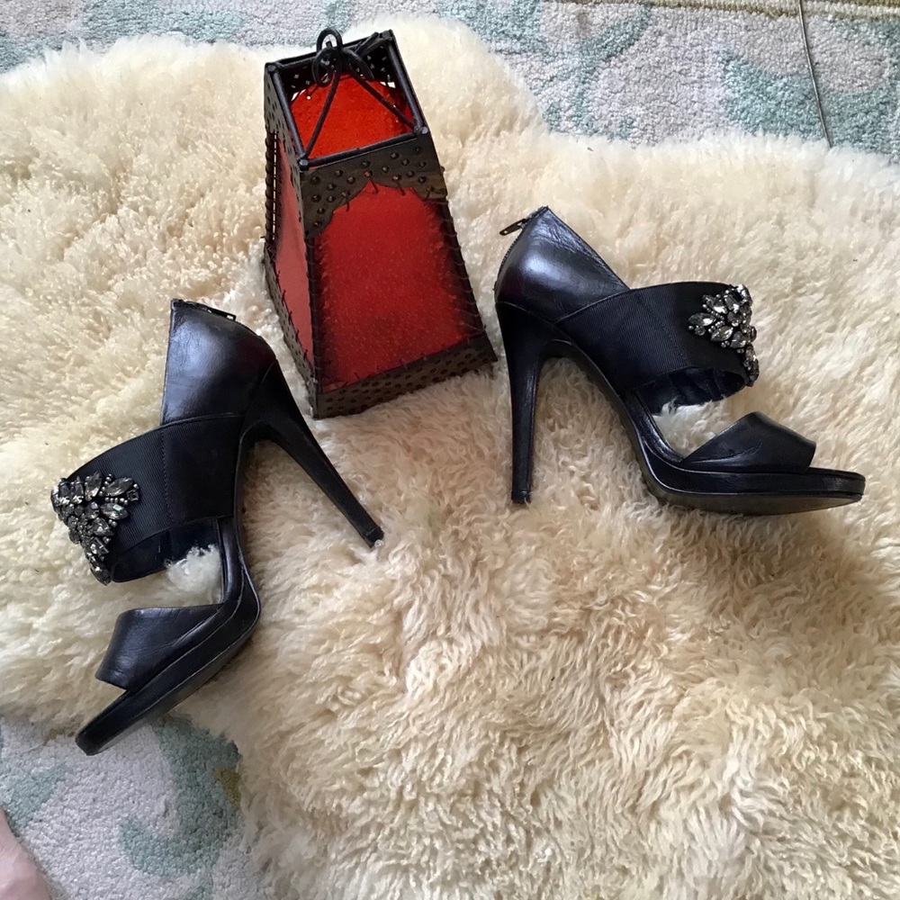 Shoes - Picture 3 of 15
